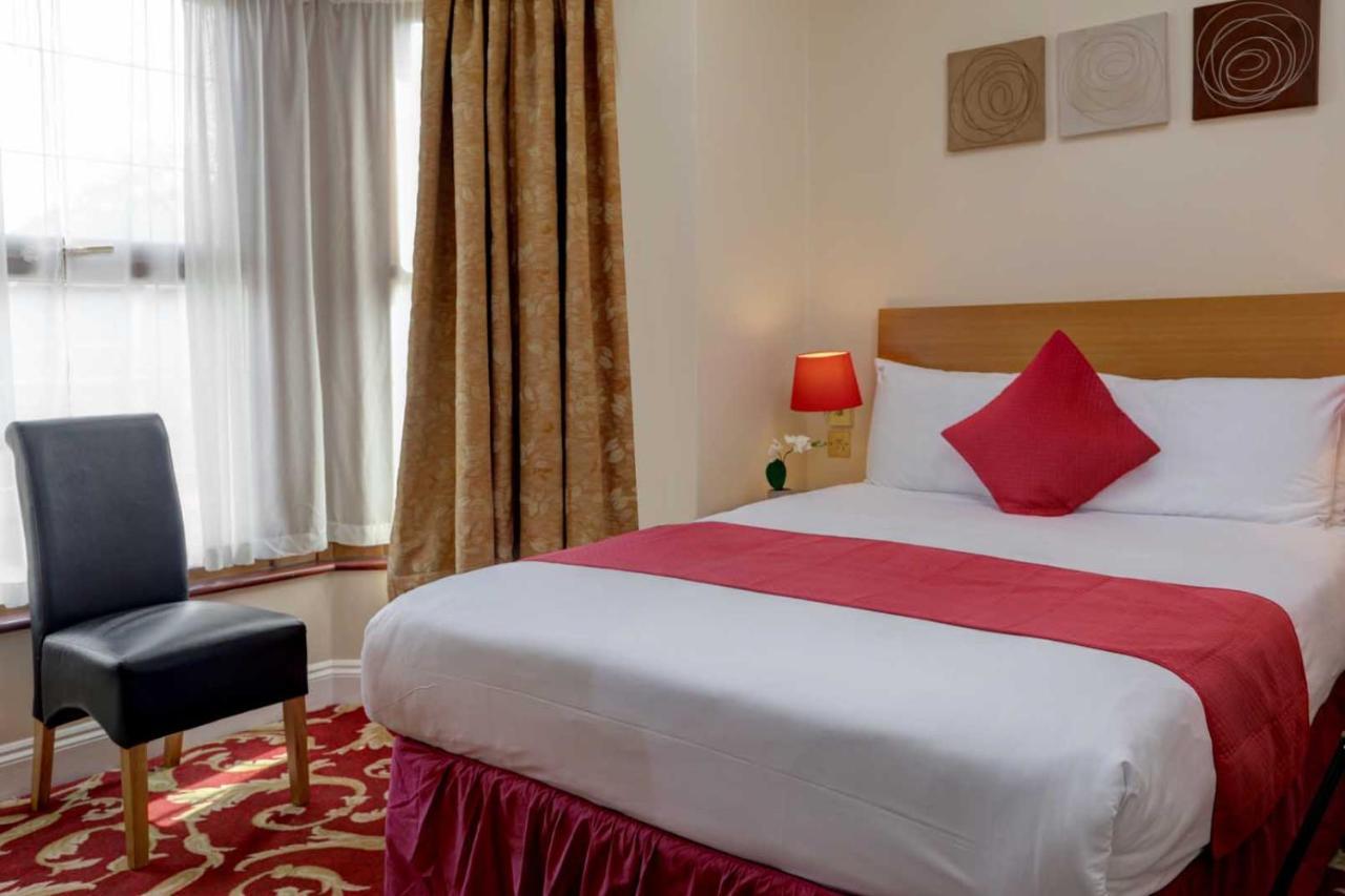 Best Western Greater London Илфорд Экстерьер фото
