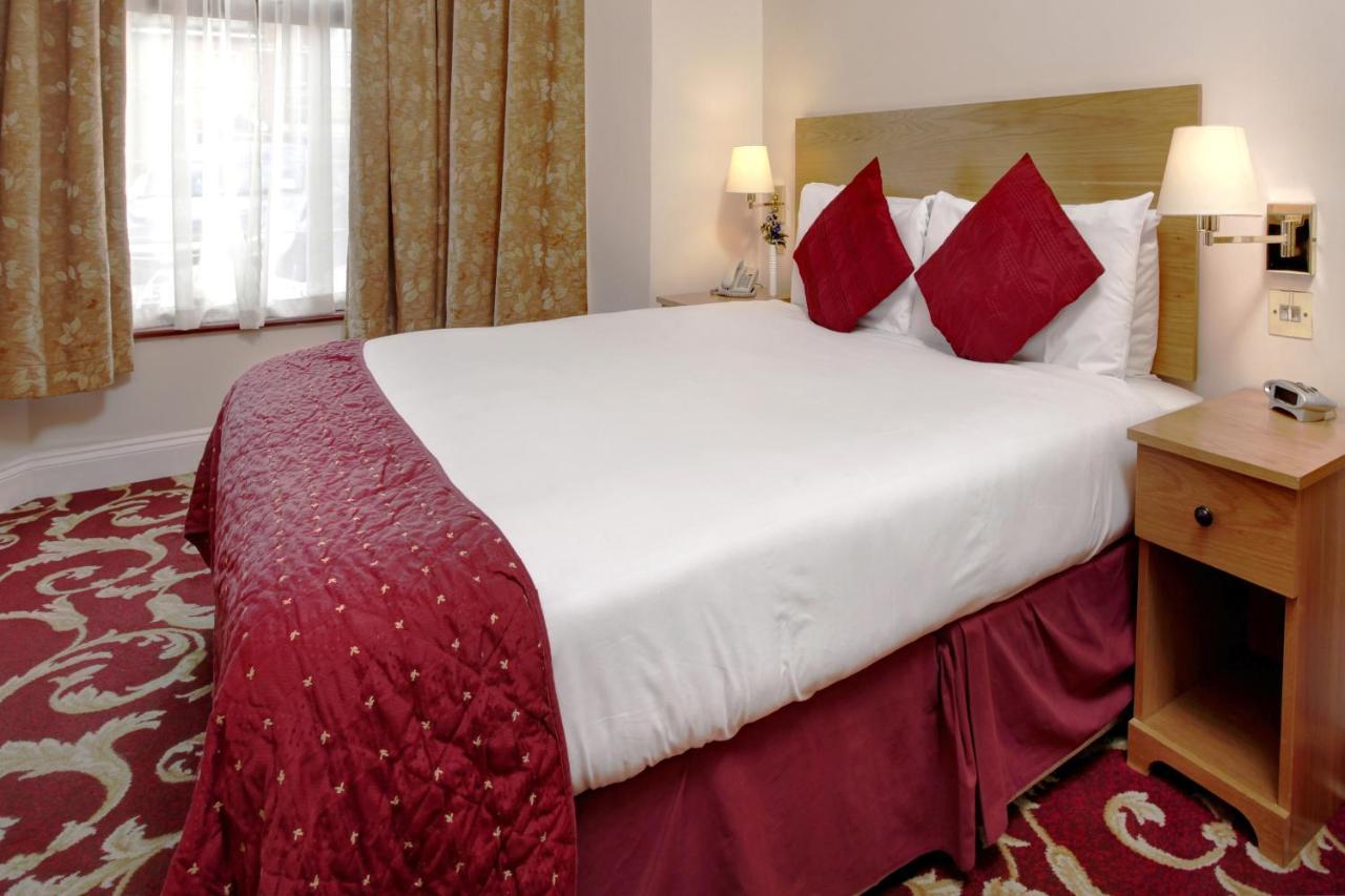 Best Western Greater London Илфорд Экстерьер фото