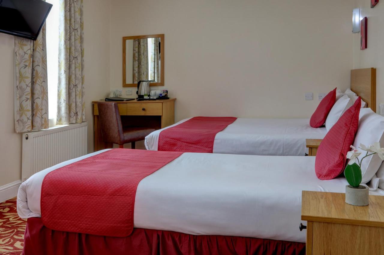 Best Western Greater London Илфорд Экстерьер фото
