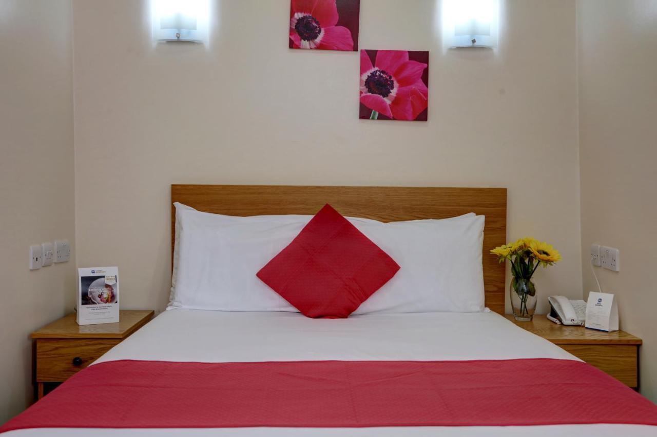 Best Western Greater London Илфорд Экстерьер фото