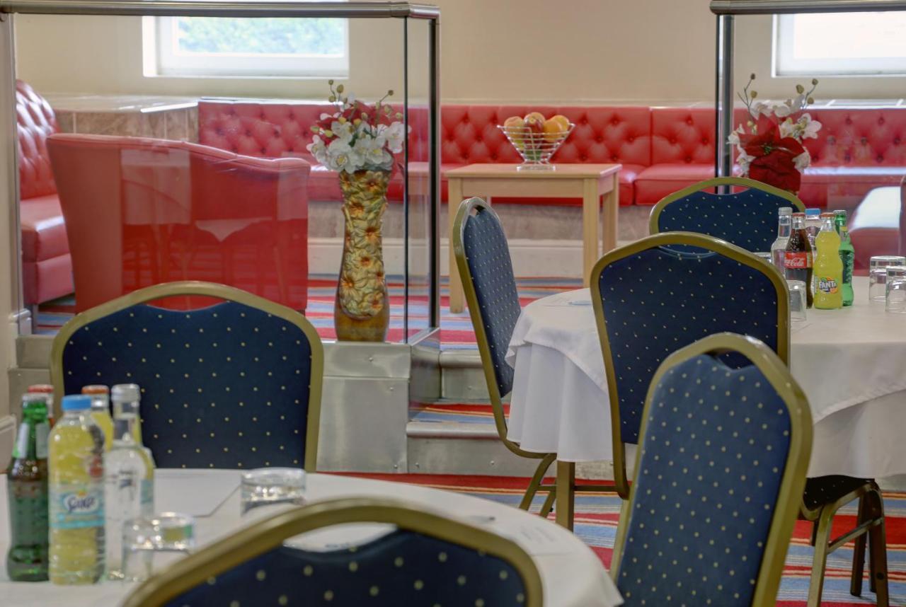 Best Western Greater London Илфорд Экстерьер фото