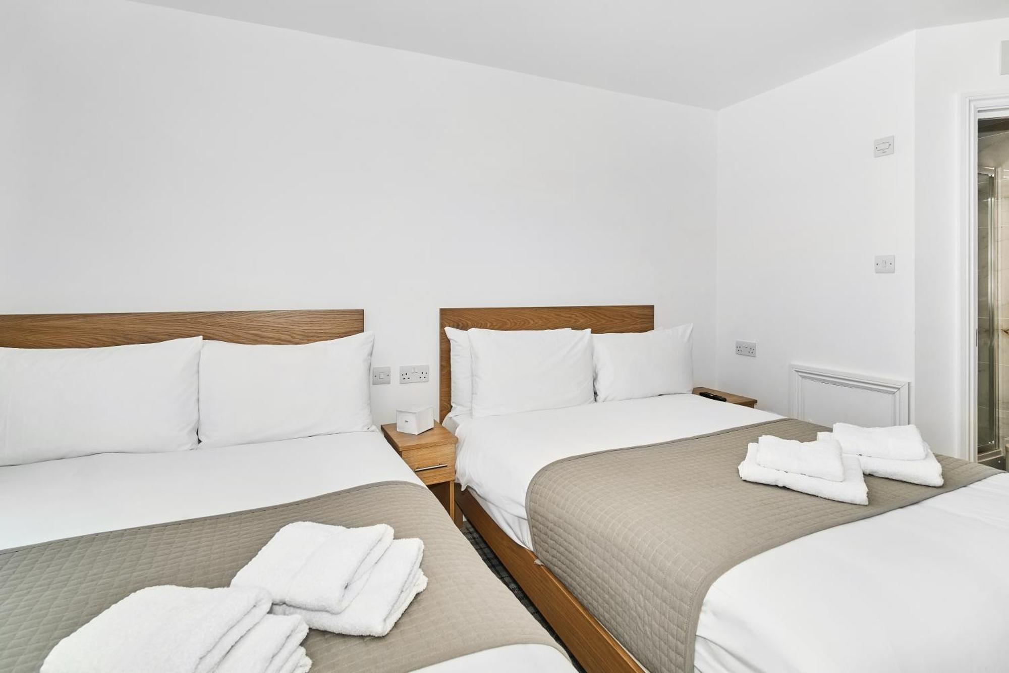 Best Western Greater London Илфорд Экстерьер фото