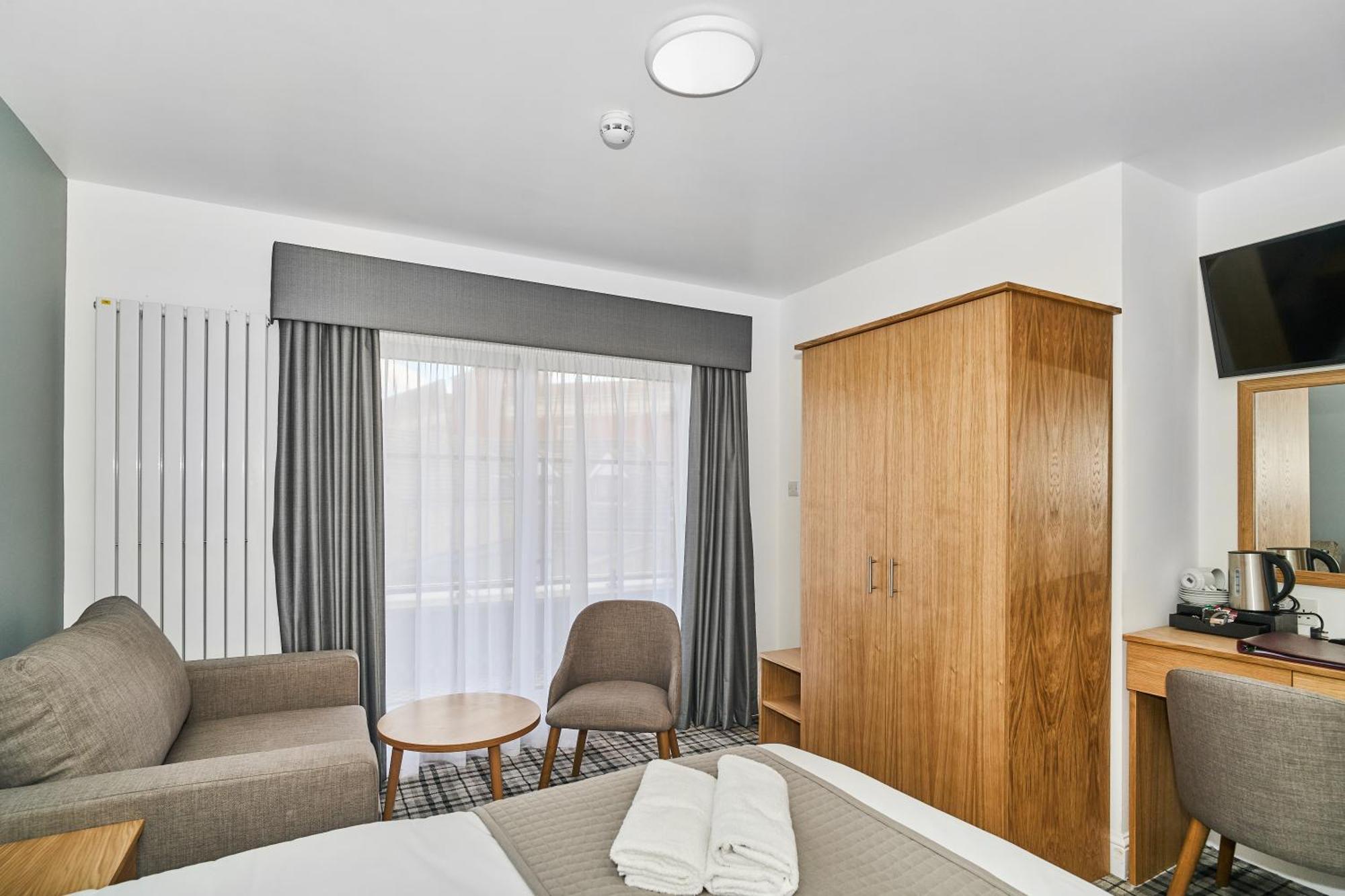 Best Western Greater London Илфорд Экстерьер фото