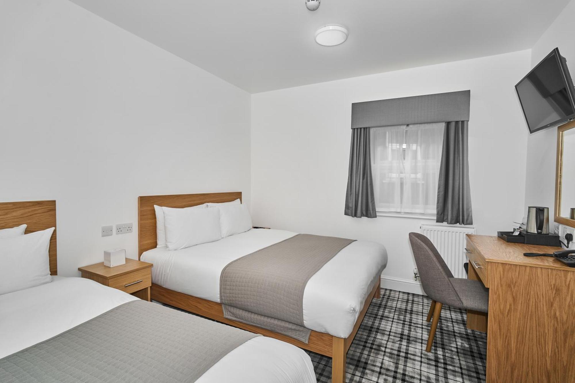 Best Western Greater London Илфорд Экстерьер фото