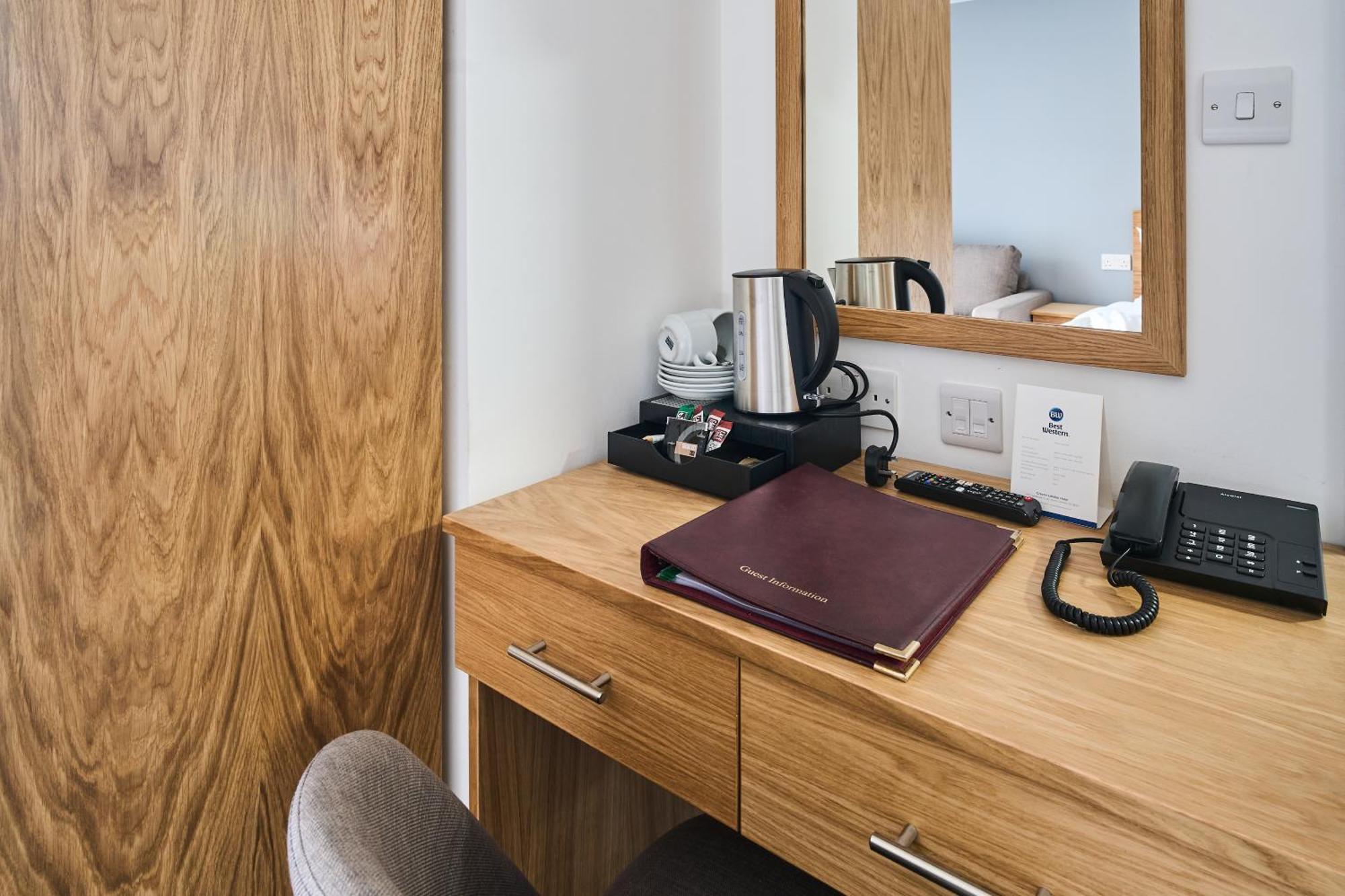 Best Western Greater London Илфорд Экстерьер фото